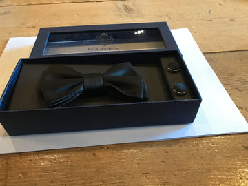 Paul Andrews Bow tie and cuff set