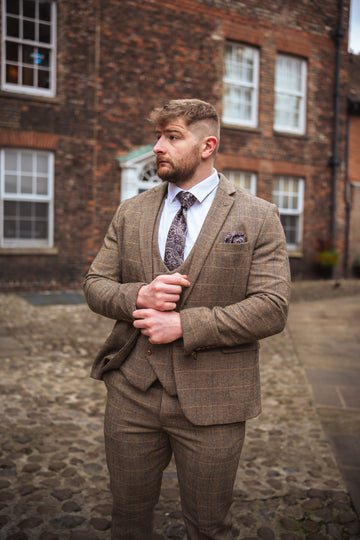 Brun Tweed Mix og Match Races Look