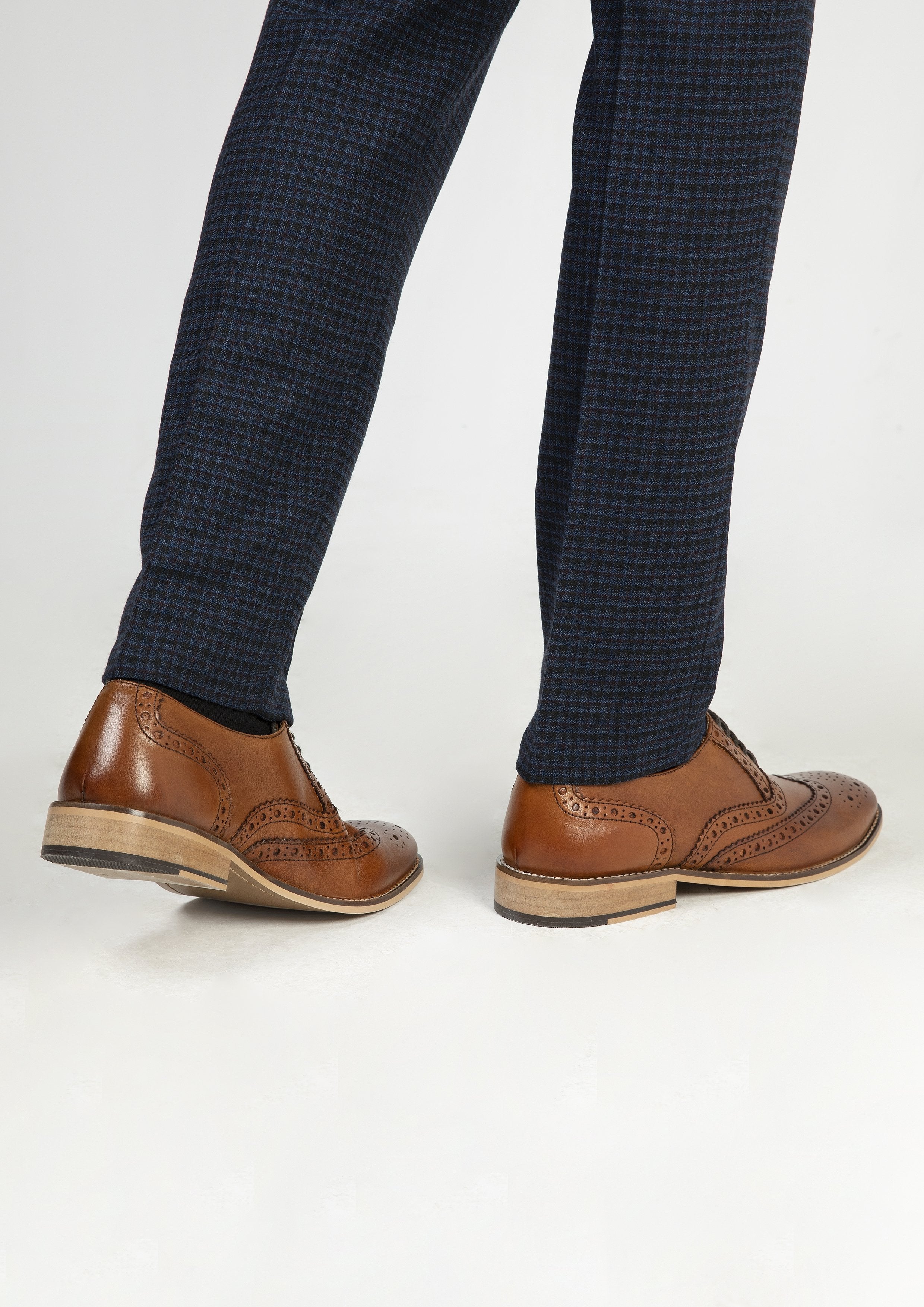 Roamers Tan Brogues